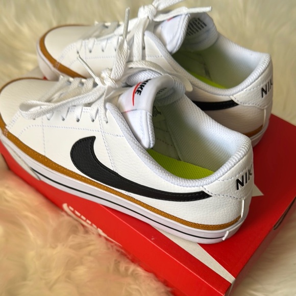 Nike Court Legacy Sneakers - Picture 2 of 9